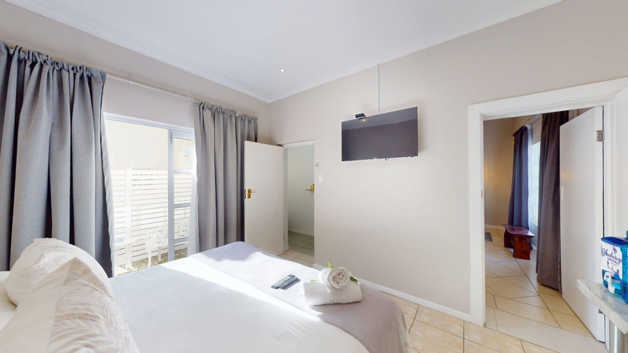 8 Bedroom Property for Sale in Summerstrand Eastern Cape